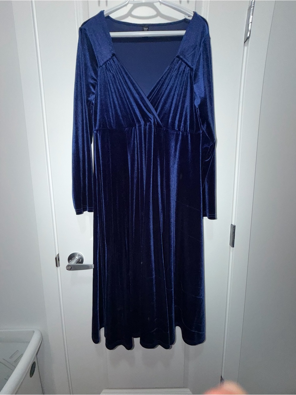 SHEIN Navy Velvet Long Sleeve Midi Dress